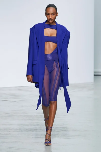 Look 9